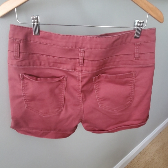 Refuge rust/red button front shorts - Picture 4 of 6